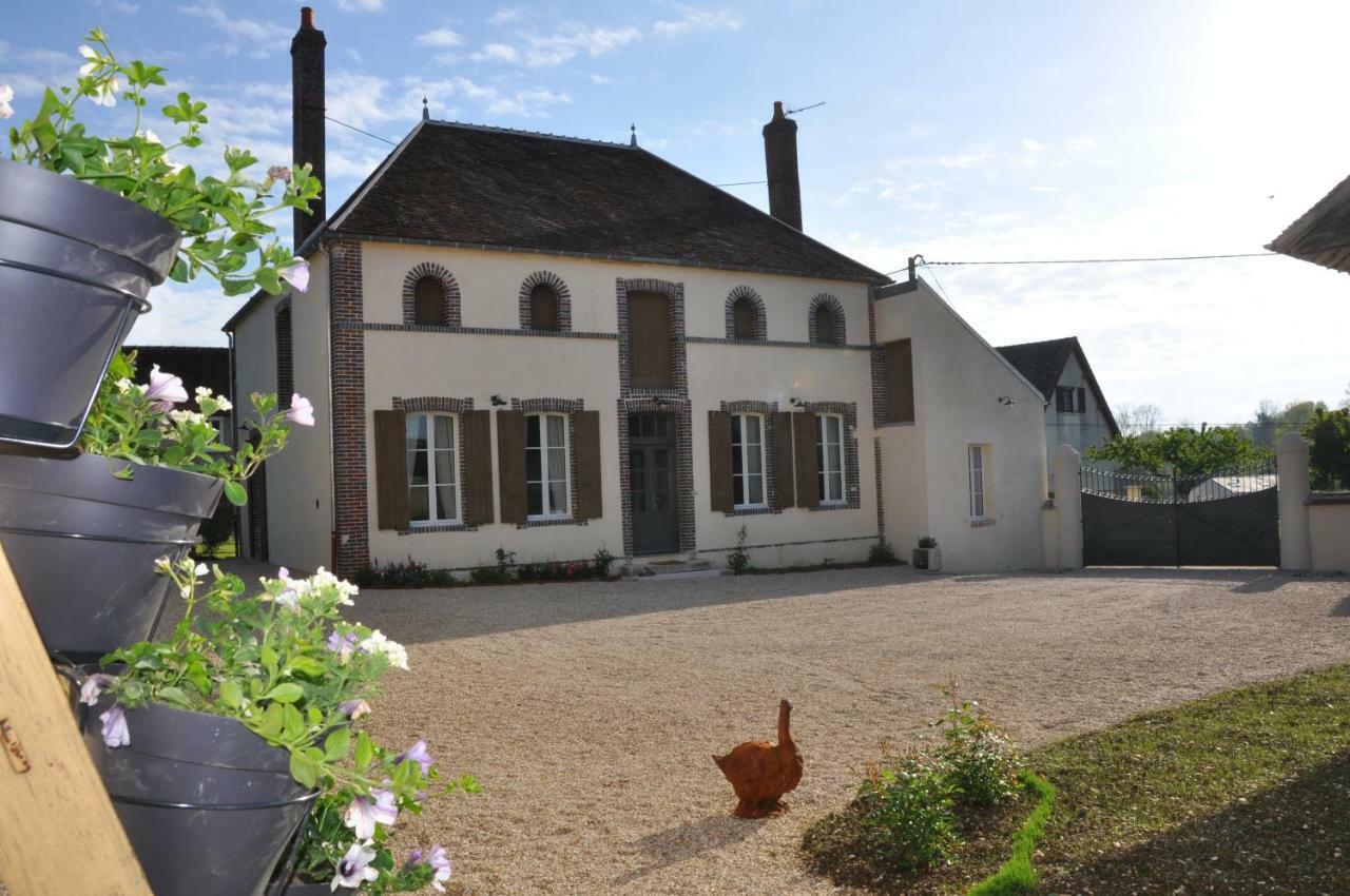 Gite Les Robins Vergigny Exterior photo